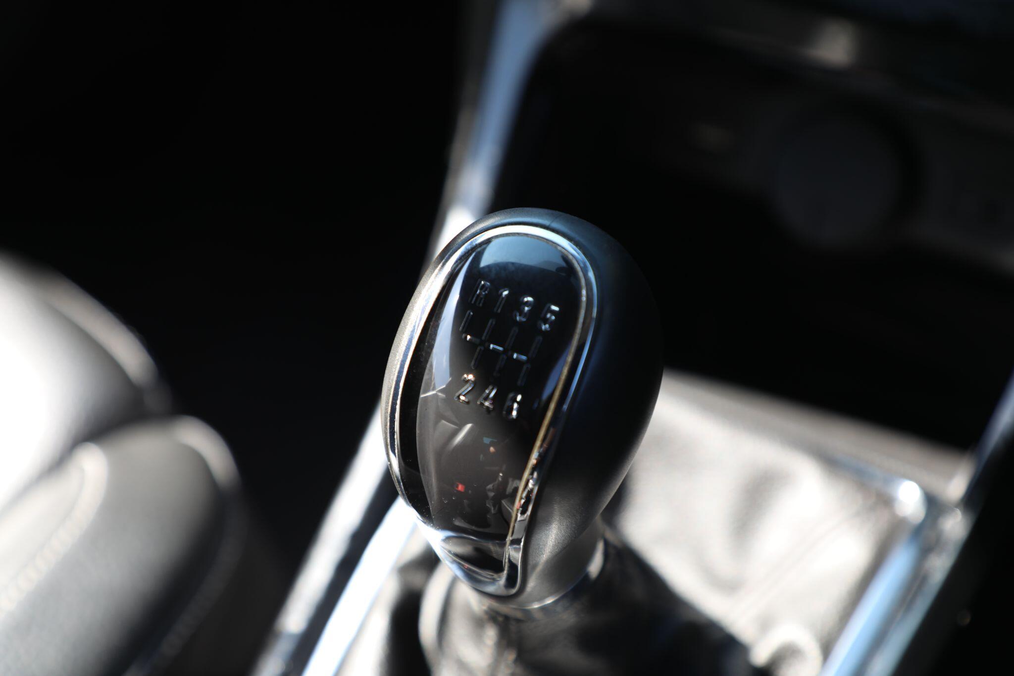 Large vehicle image
